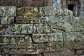 Ta Prohm temple - sculpted fronton 